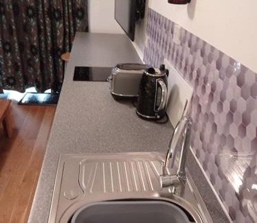 Aviemore Apartment | Avalon Studio. Comfy well equipped cosy studio.