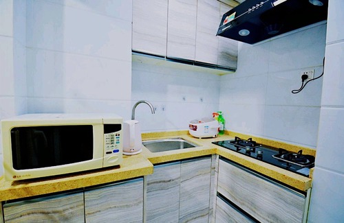 Central Business District Apartment | Avatar Persia Impression Queen Bed & High Rise View