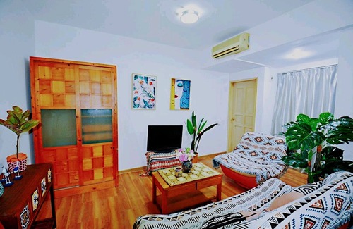 Central Business District Apartment | Avatar Persia Impression Queen Bed & High Rise View