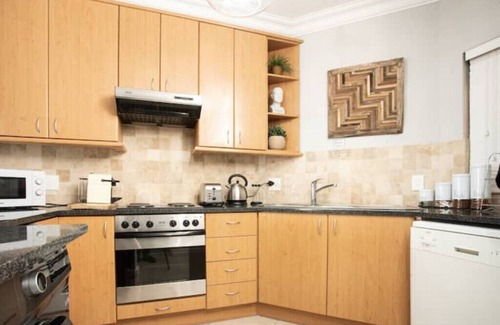 Stellenbosch Central Apartment | Avemore Jan Cats 3 this is where you have to be