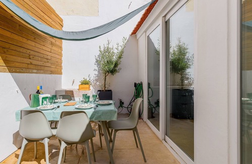Parede House | Avenca - Tiny House 4 Beach & Surf Lisbon Getaway
