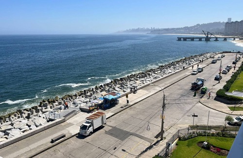Vina del Mar Apartment | Avenida Perú facing the sea, remodeled with parking, for 8 people.n