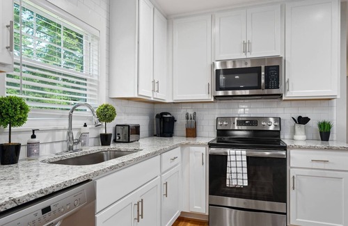 Five Points South Condo | Avenue Quads - Big Groups/King Bed/Parking/4 Units