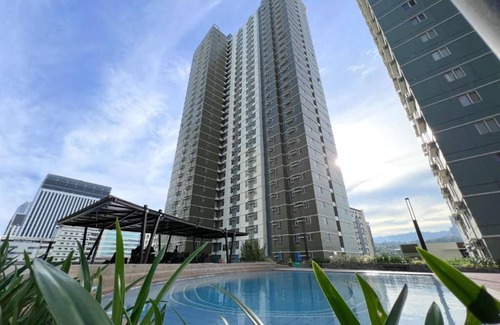 Lahug Condo | Avida Riala Tower , Pool , Modern studio condo