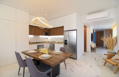 Emiliano Zapata Apartment | Avida - Stunning Rooftop Pool and Jacuzzi