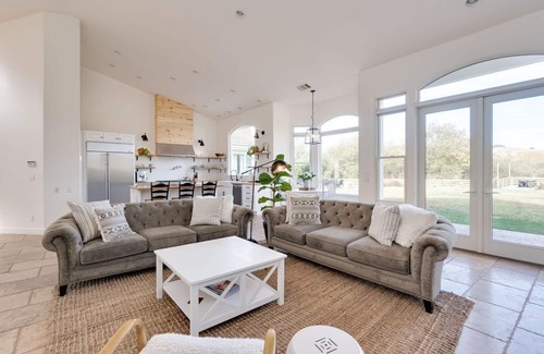 San Luis Obispo House | Avila Valley Luxury Estate with Pickleball Court