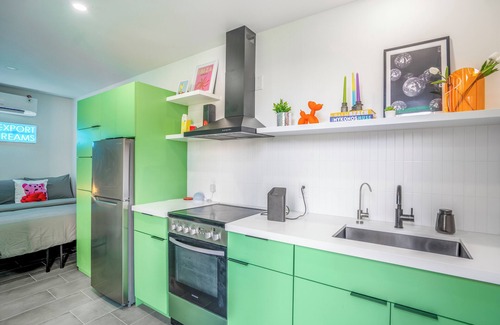 Greater East End Apartment | Avocado Container @EADO Juice Box