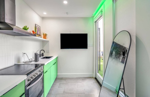 Greater East End Apartment | Avocado Container @EADO Juice Box