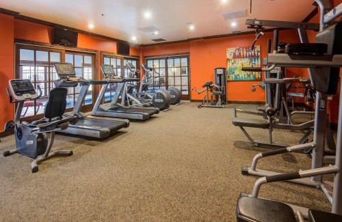 Avon House | Avon Ascent Retreat Indoor Pool Ski Shuttle