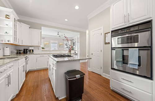 Decatur House | Avondale Estates Retreat Sleep 10 - Spacious 4-bedroom house near Decatur