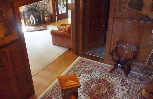 Stratford Bed & Breakfast | Avonview Manor- Vive Provence Suite- Gracious Service with Style.