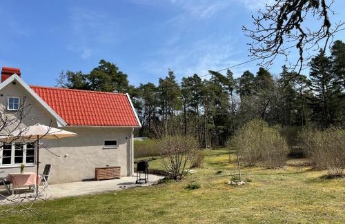 Tofta House | Avskilt nyrenoverat hus på stor naturtomt med närheten till både Visby och havet