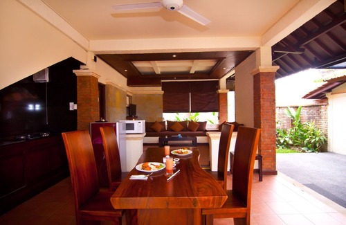 Batubelig Villa | Awan Two Bedroom Private Pool Villa in Seminyak, 5 mnts walk to the beach