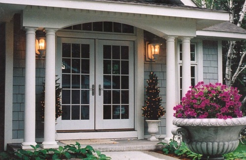 Hayward House | Award Winning Home On Nelson Lake ~ 400 Feet Of Private Lakeshore!