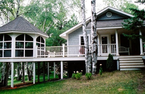 Hayward House | Award Winning Home On Nelson Lake ~ 400 Feet Of Private Lakeshore!