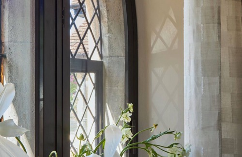 North Leigh House | Award Winning Luxury Cotswolds Retreat nr Estelle Manor. Wheelchair friendly.