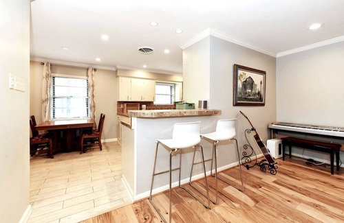 Westbury House | Awarded Top Properties on AirDNA!