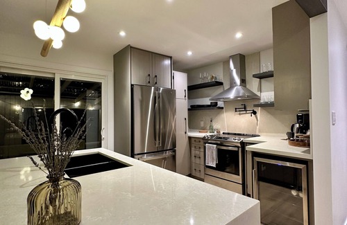 Haliburton Cottage | 'Away' in Haliburton~ hottub, kayaks, hygge living