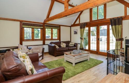 Llanfair Caereinion House | Awelfan
