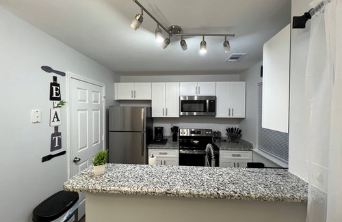 Charlotte House | Awesome 2BR Townhome w/KING bed & pool
