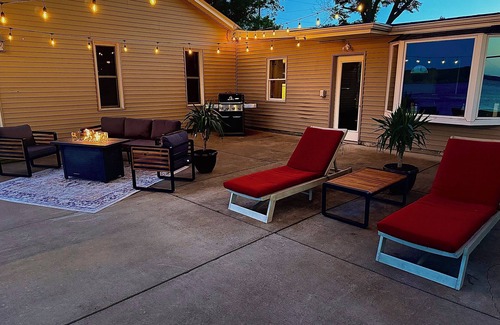 Scott County House | Awesome 3 Bedroom River Front Retreat right on the water!