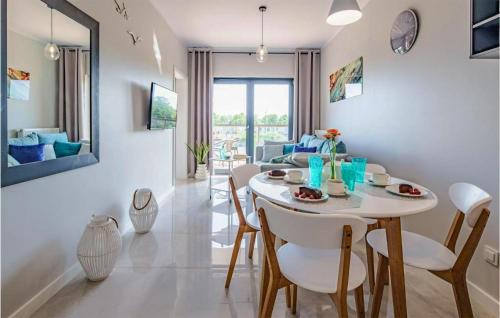 Dziwnow Apartment | Awesome Apartment In Dziwnów With Wifi