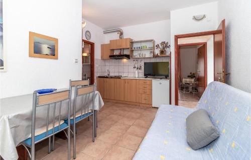 Klenovica Apartment | Awesome Apartment In Klenovica With Wifi