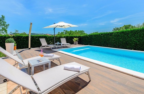 Vinez Apartment | Awesome Apartment in Labin With Outdoor Swimming Pool, Wifi and 3 Bedrooms