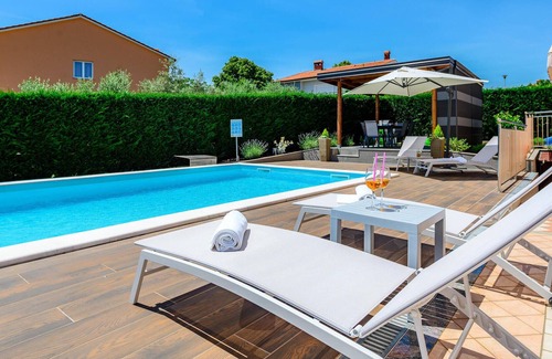 Vinez Apartment | Awesome Apartment in Labin With Outdoor Swimming Pool, Wifi and 3 Bedrooms
