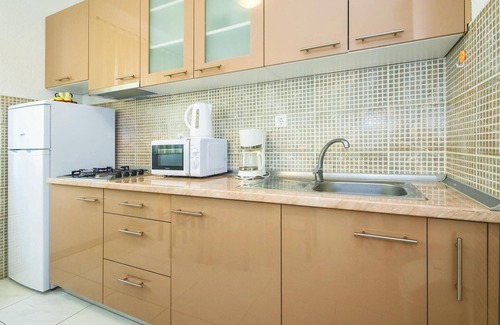 Dugi Rat Apartment | Awesome apartment in Mali Rat