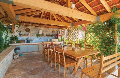 Split Apartment | Awesome apartment in Mravince
