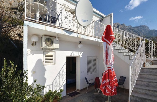 Omis Apartment | Awesome apartment in Omis with WiFi