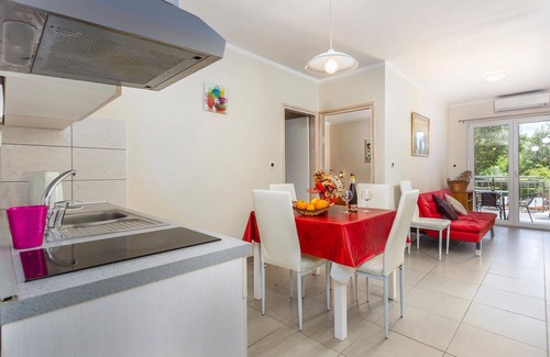 Krk Apartment | Awesome apartment in Pinezici with WiFi