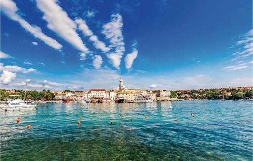 Krk Apartment | Awesome Apartment In Pinezici With Wifi