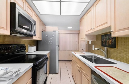 Madeira Beach Condo | Awesome Beach & Gulf Views - Madeira Norte #111