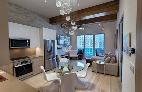 South Beach Condo | Awesome Brand New 5-Star 2-BR Condo - Ocean View!