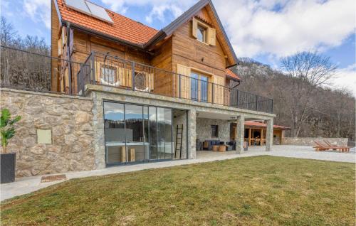 Gospic House | Awesome Home In Barlete With Kitchen