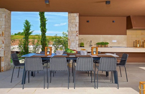 Brtonigla House | Awesome home in Brtonigla with sauna