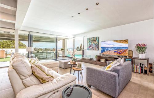 La Cala del Moral House | Awesome Home In Cala Del Moral