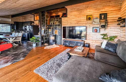 Rissa House | Awesome home in Fevåg with WiFi