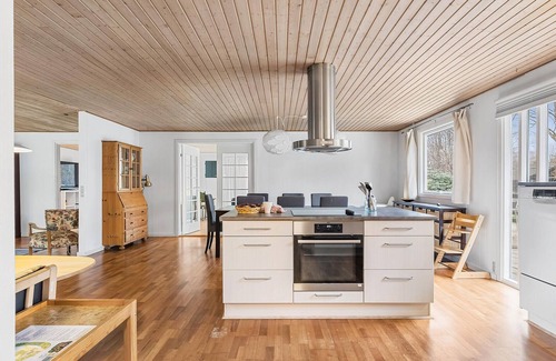 Hou House | Awesome home in Hals with WiFi