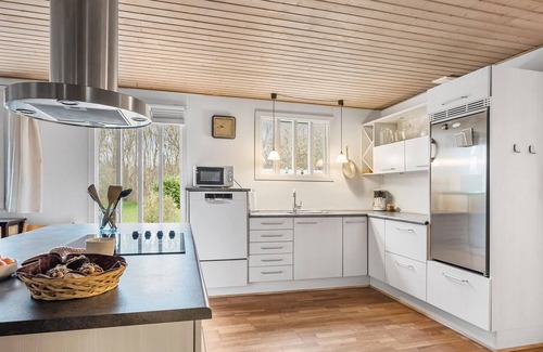 Hou House | Awesome home in Hals with WiFi