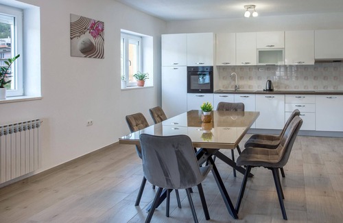 Imotski House | Awesome home in Imotski