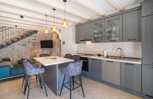 Jesenice House | Awesome home in Jesenice with kitchen
