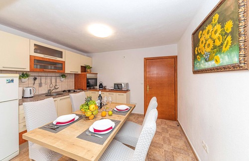Podbablje House | Awesome home in Krivodol with WiFi