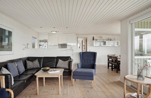 Grønhøj House | Awesome home in Løkken