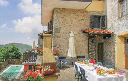 Montefegatesi House | Awesome Home In Montefegatesi With Wifi