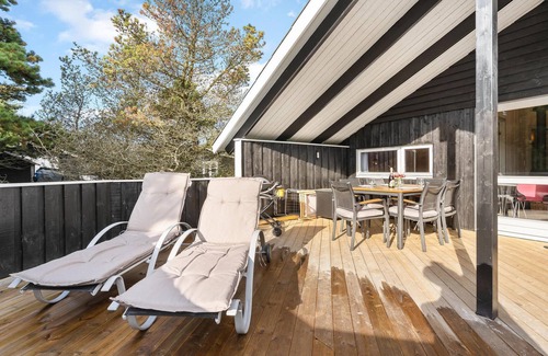 Grærup Strand House | Awesome home in Oksbøl with sauna