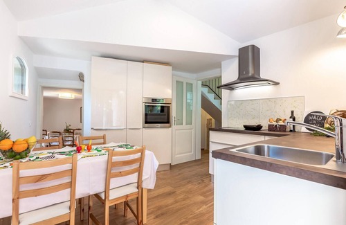 Municipality of Omisalj House | Awesome home in Omisalj with Wi-Fi