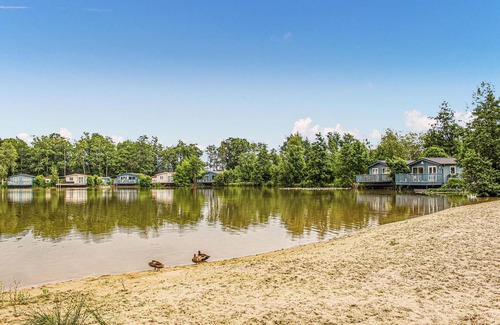 Oosterwolde House | Awesome home in Oosterwolde with WiFi